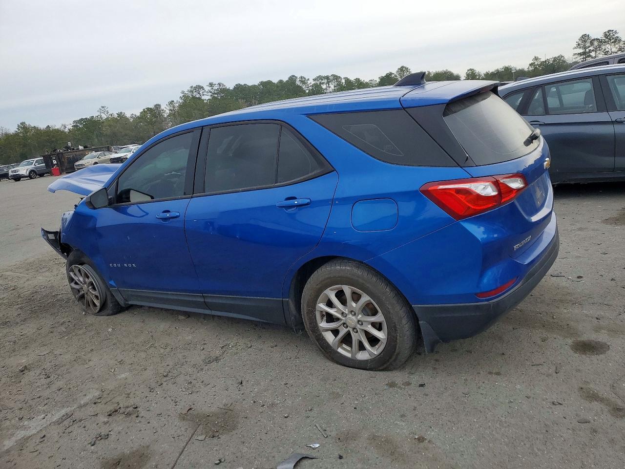 2019 CHEVROLET EQUINOX LS photo 2