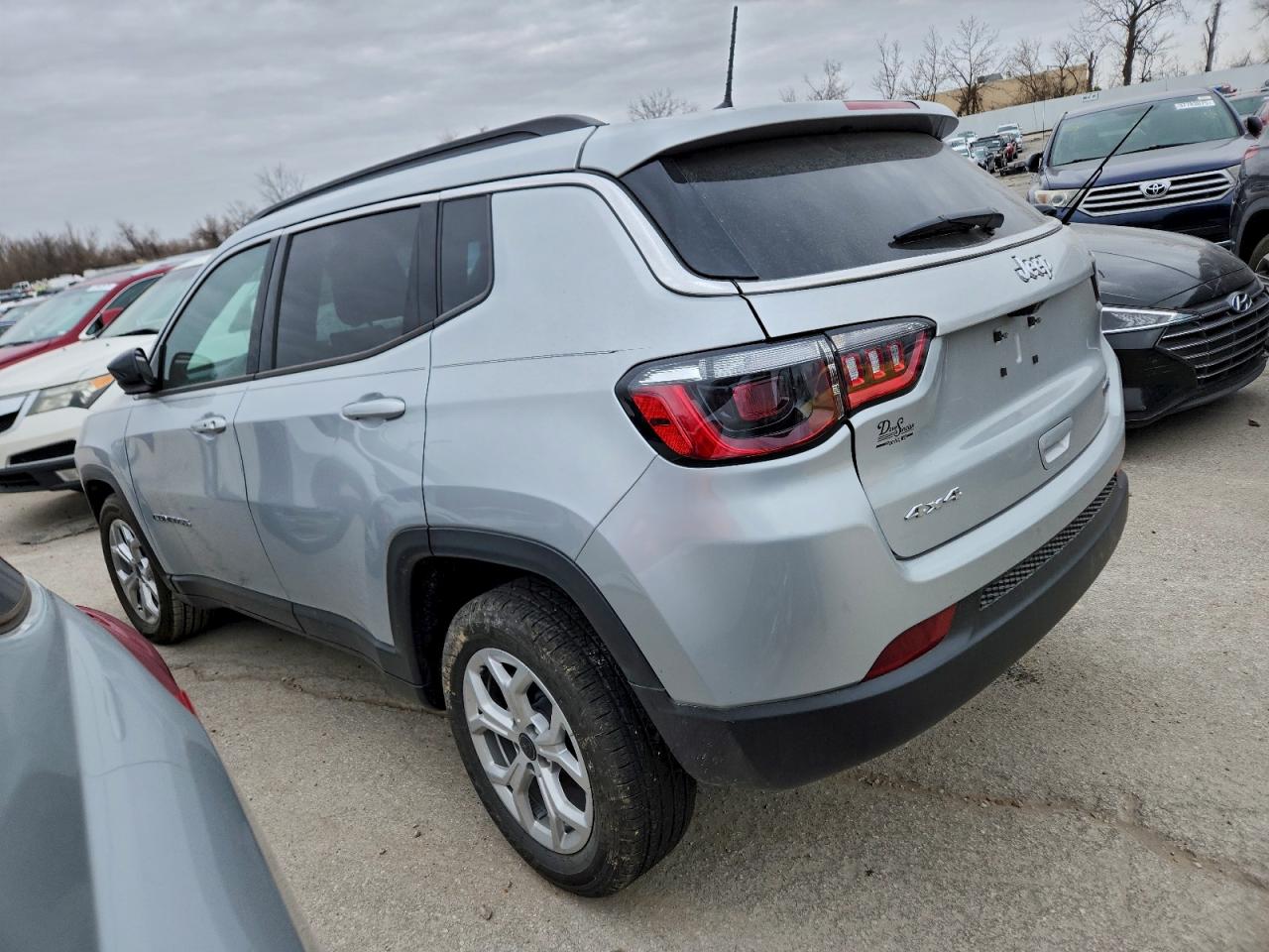 2025 JEEP COMPASS LATITUDE photo 4