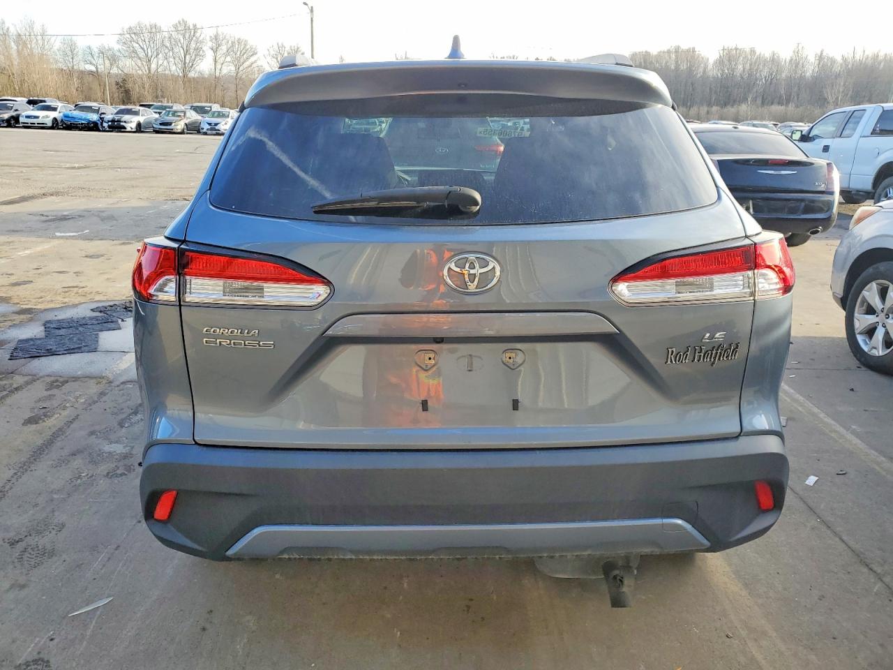 2022 TOYOTA COROLLA CROSS LE photo 6