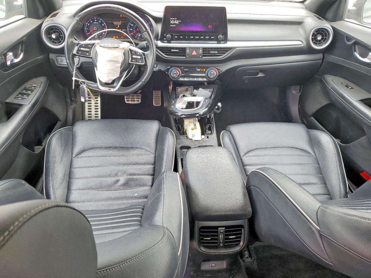 2023 KIA FORTE GT LINE photo 8