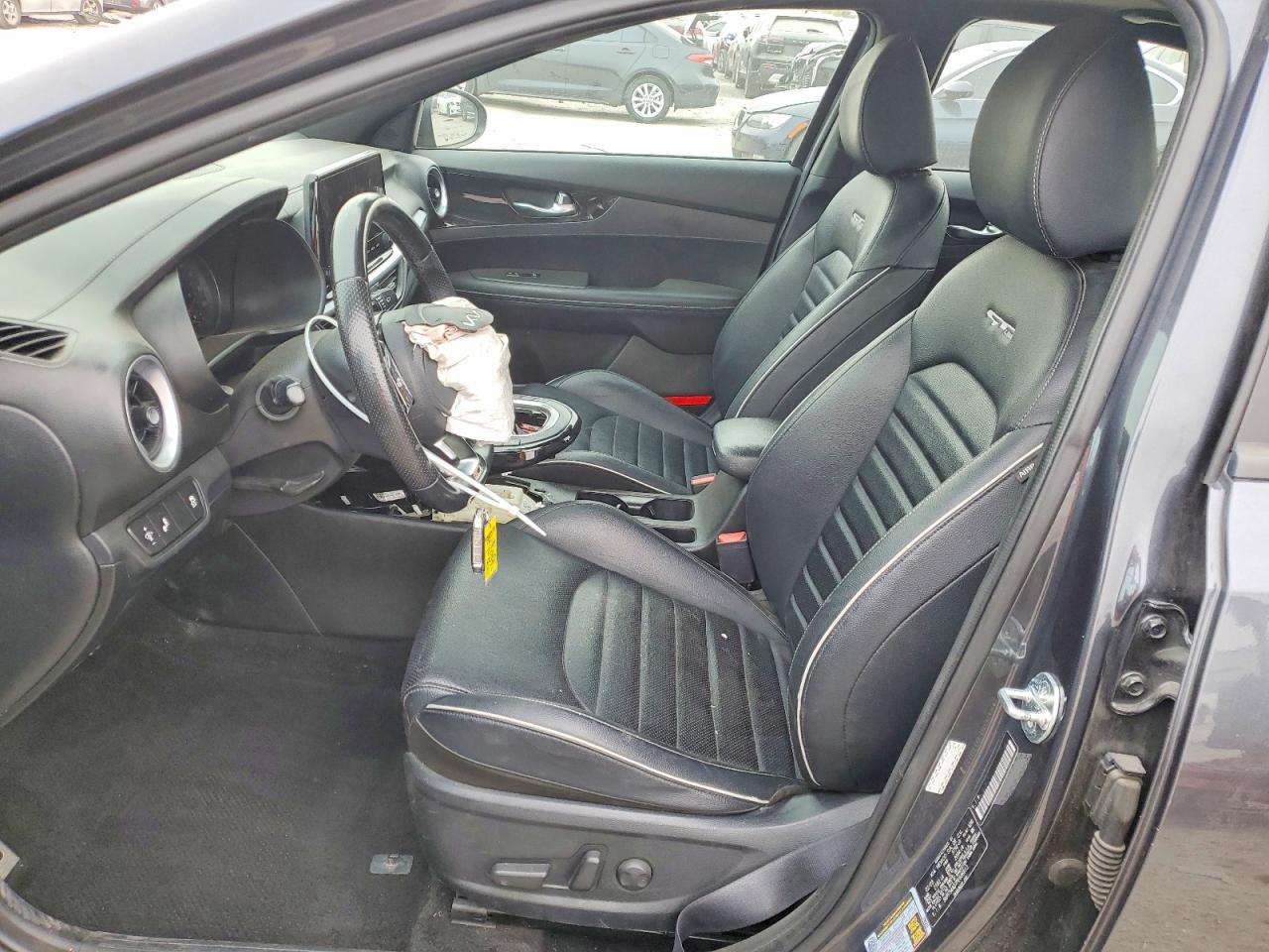 2023 KIA FORTE GT LINE photo 7