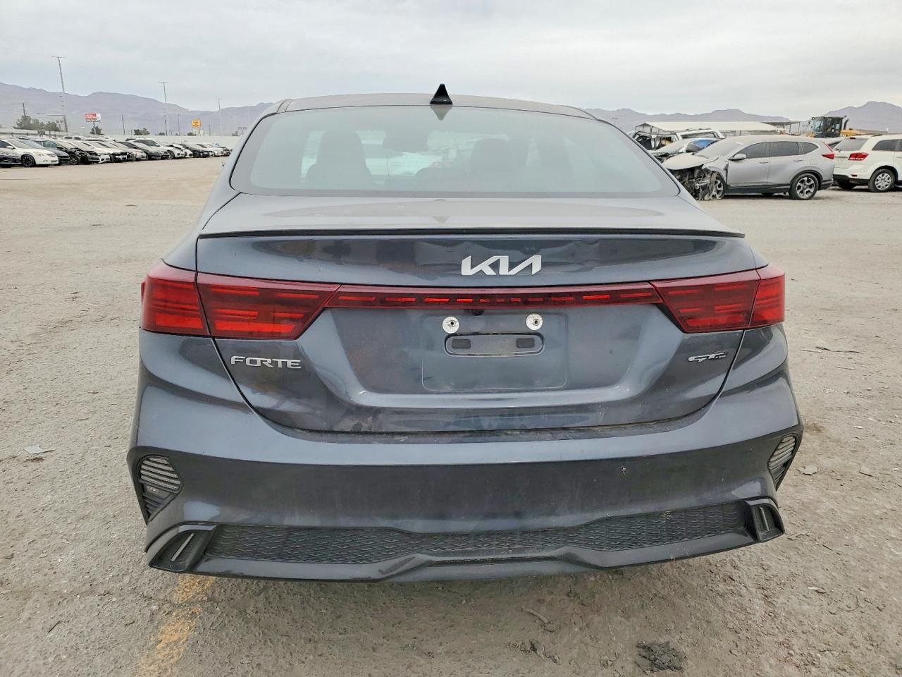 2023 KIA FORTE GT LINE photo 6