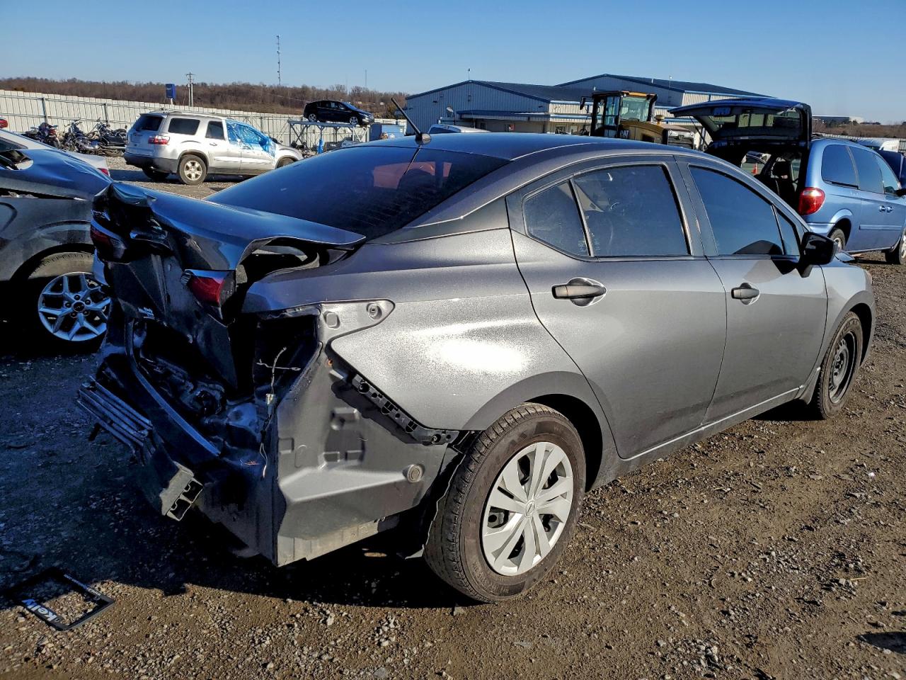2021 NISSAN VERSA S photo 3