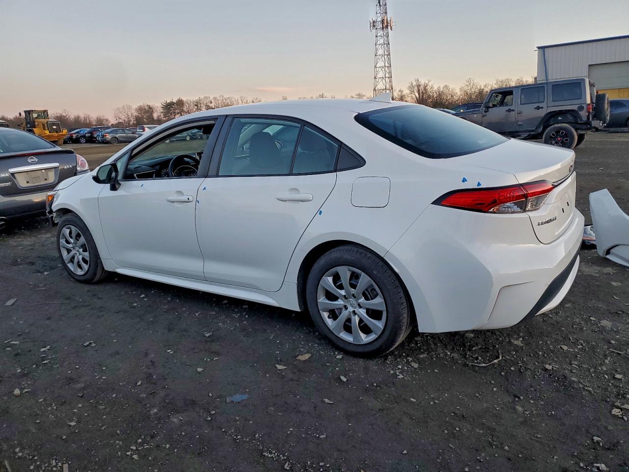 2021 TOYOTA COROLLA LE photo 2