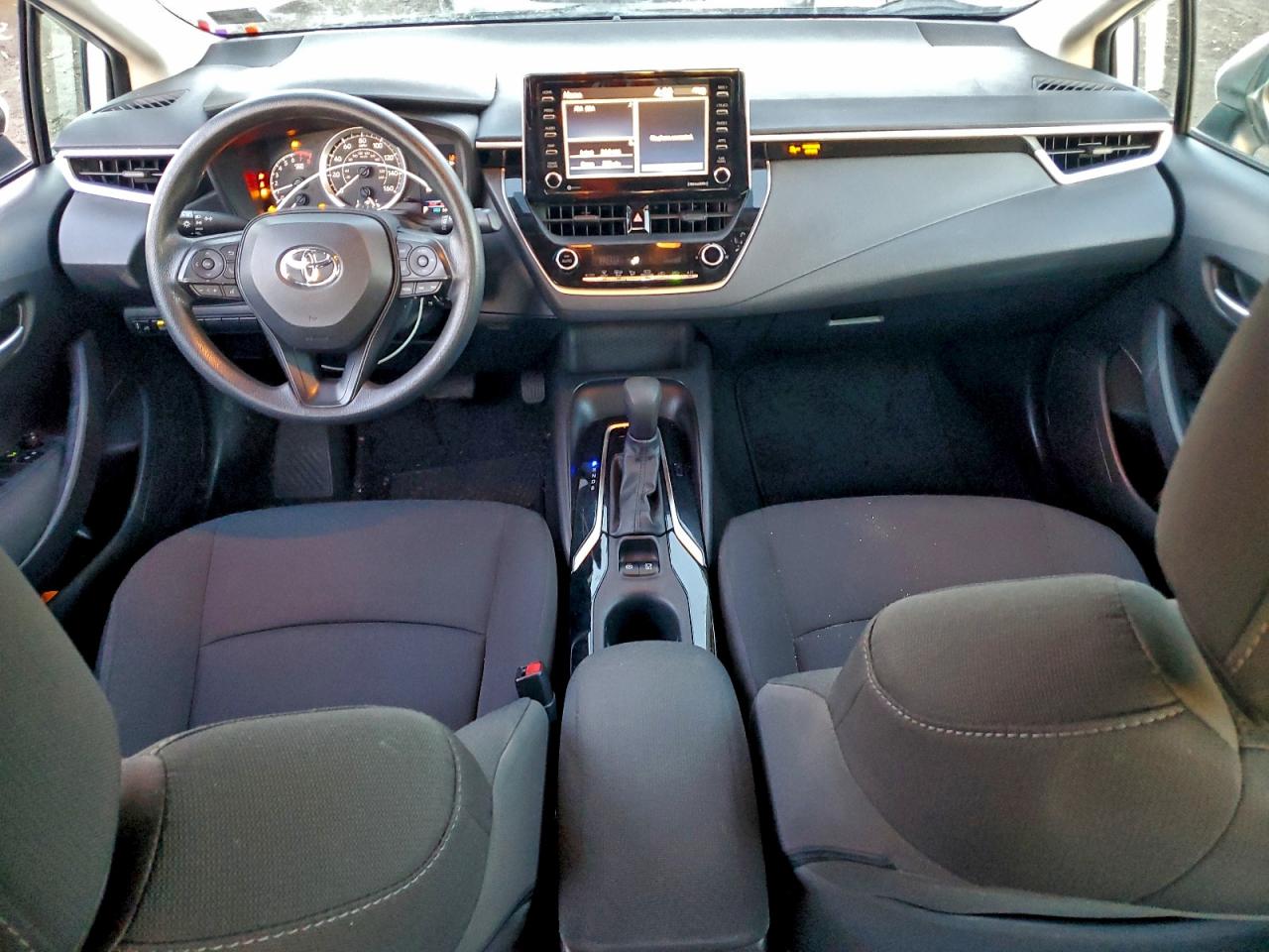 2021 TOYOTA COROLLA LE photo 8