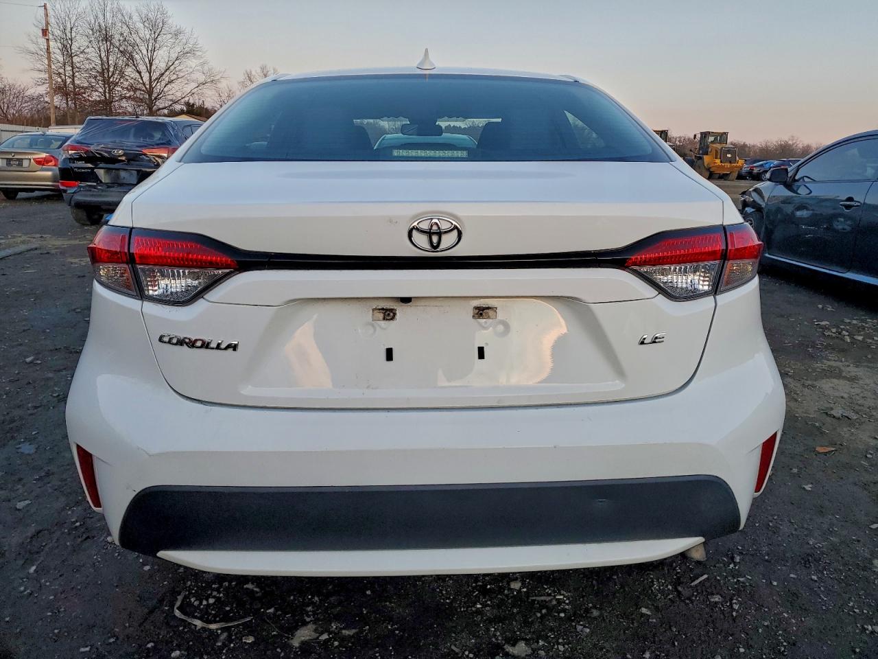 2021 TOYOTA COROLLA LE photo 6