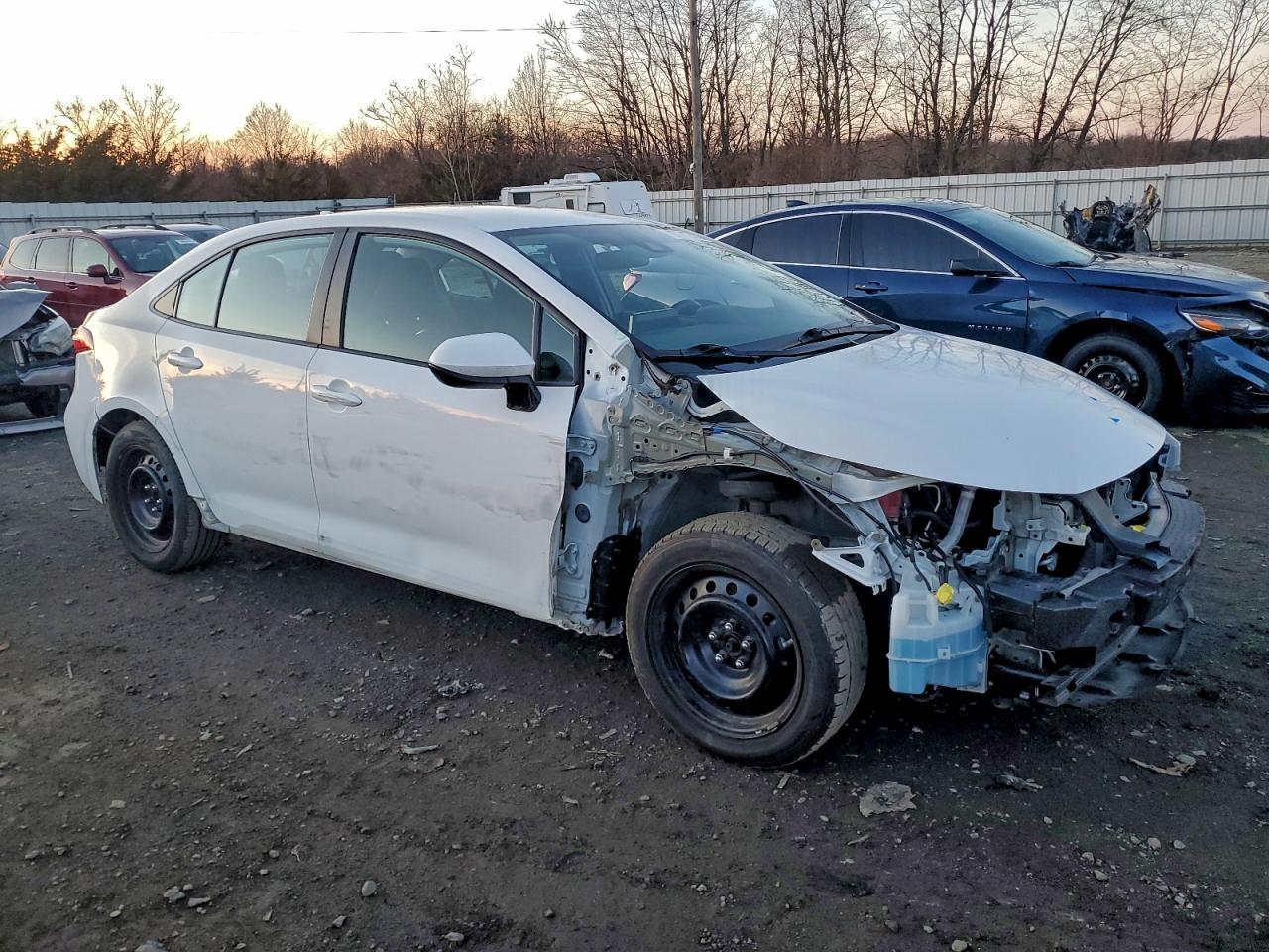 2021 TOYOTA COROLLA LE photo 4
