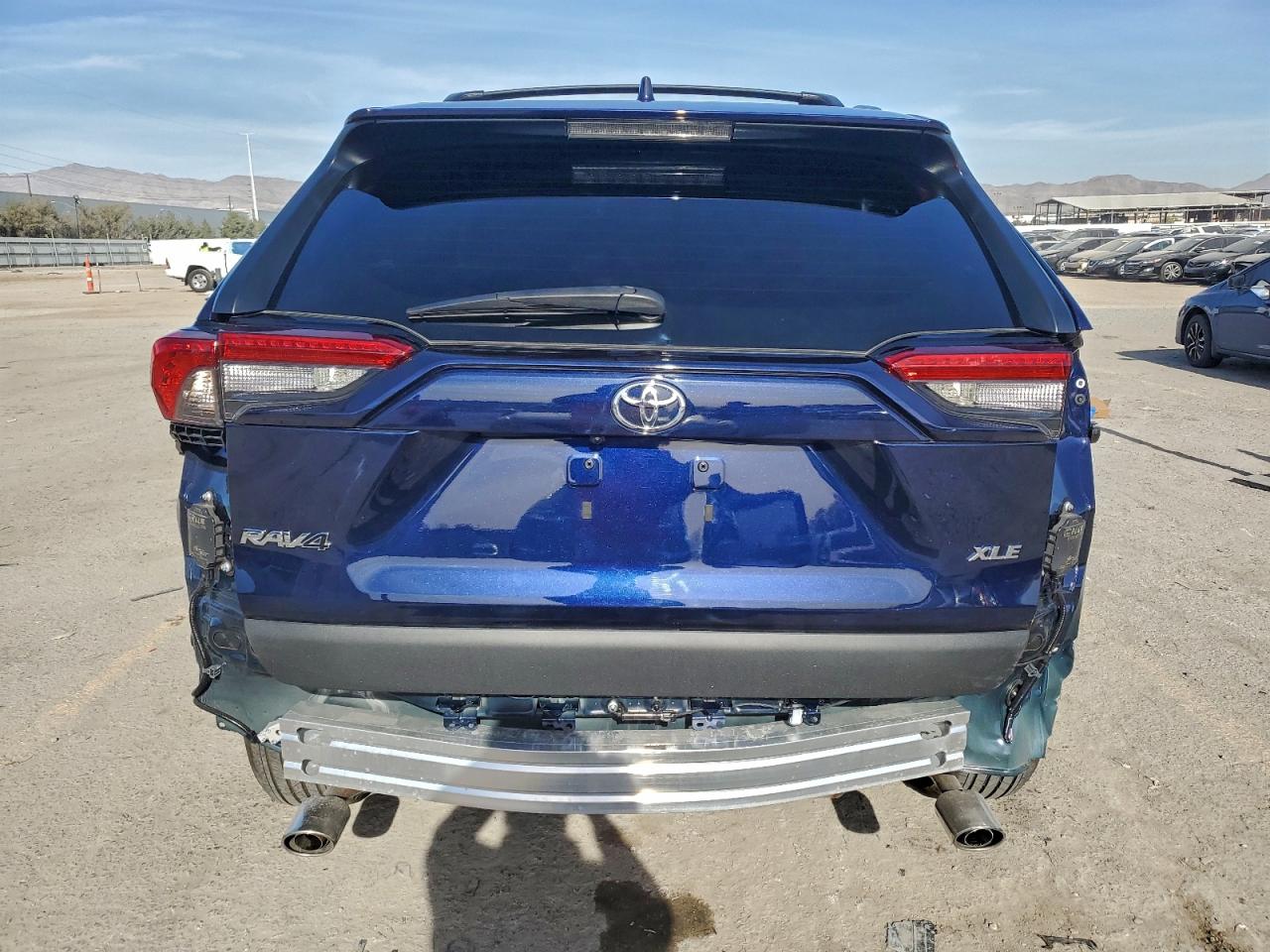 2025 TOYOTA RAV4 XLE photo 6