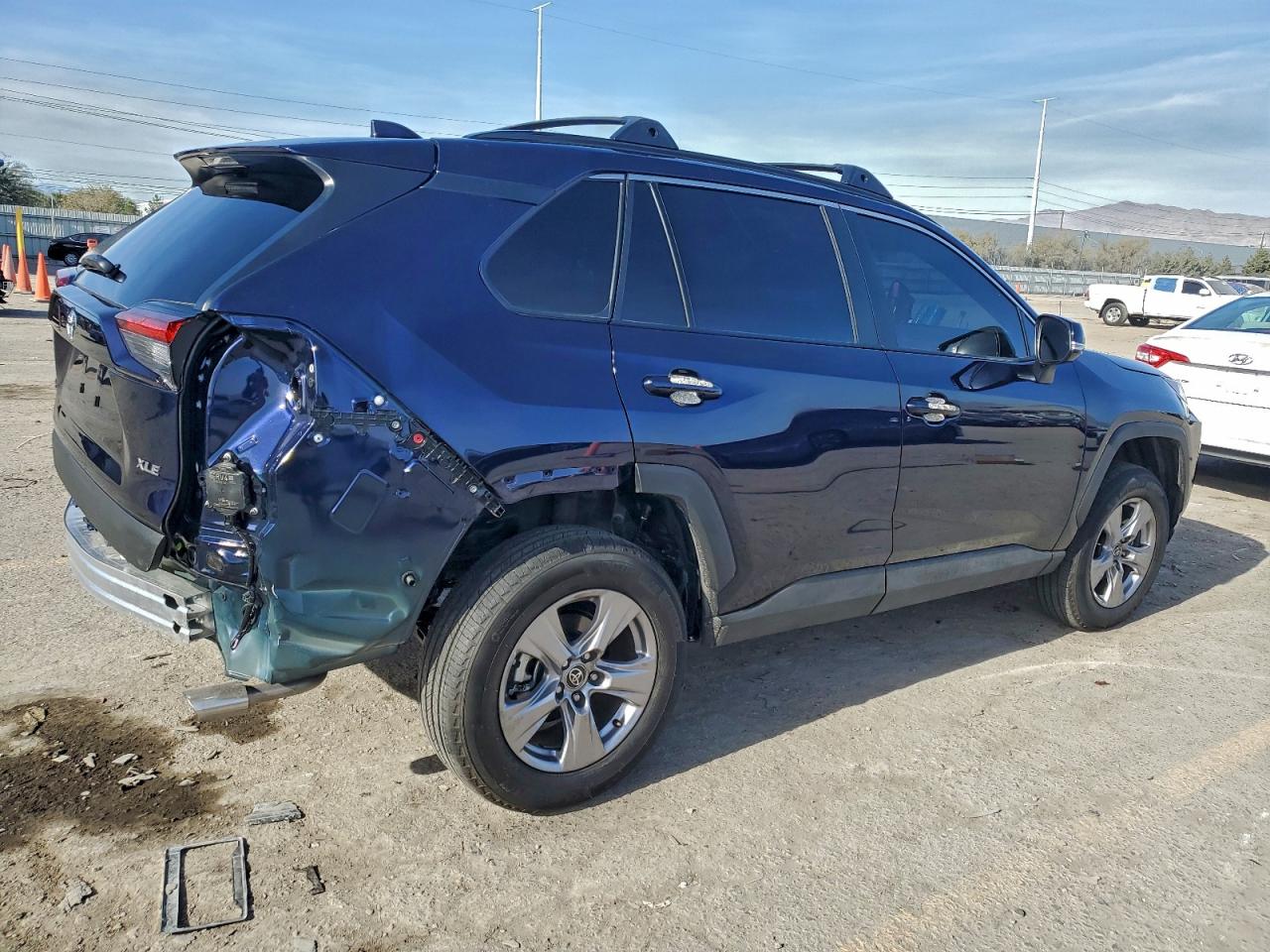 2025 TOYOTA RAV4 XLE photo 3