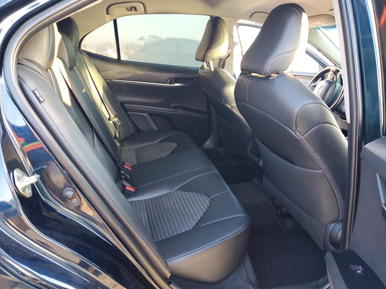 2018 TOYOTA CAMRY L photo 10