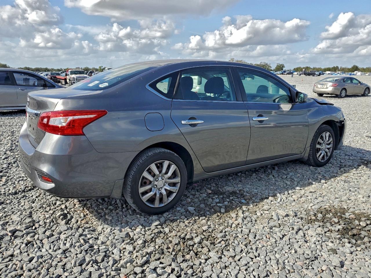 2016 NISSAN SENTRA S photo 7