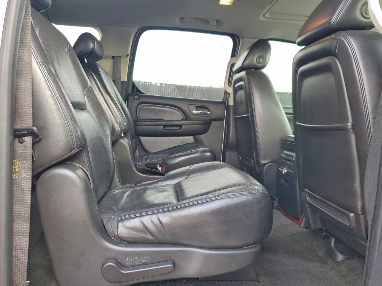 2007 CADILLAC ESCALADE ESV photo 21