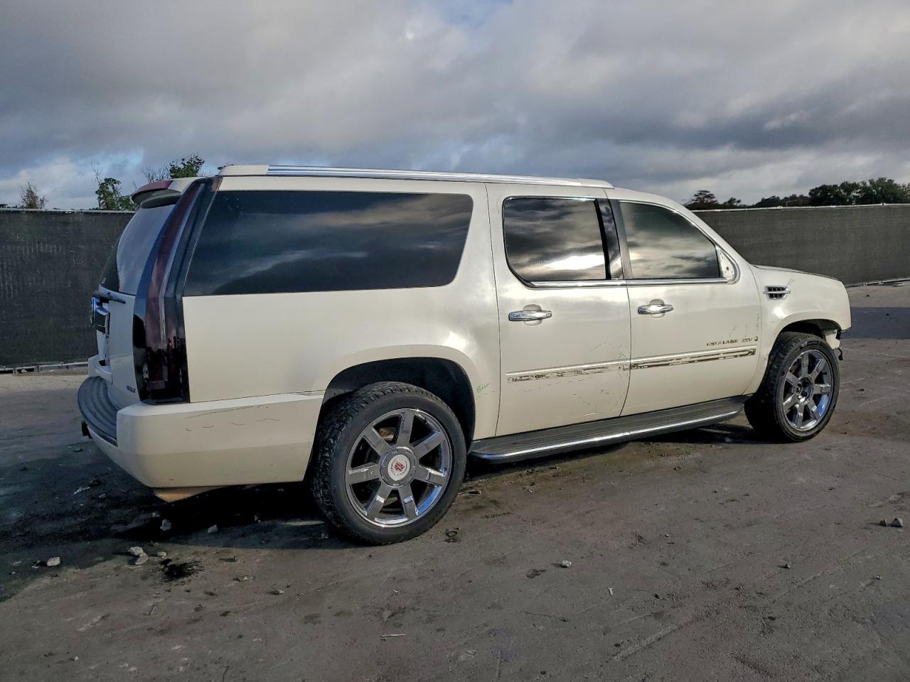 2007 CADILLAC ESCALADE ESV photo 5