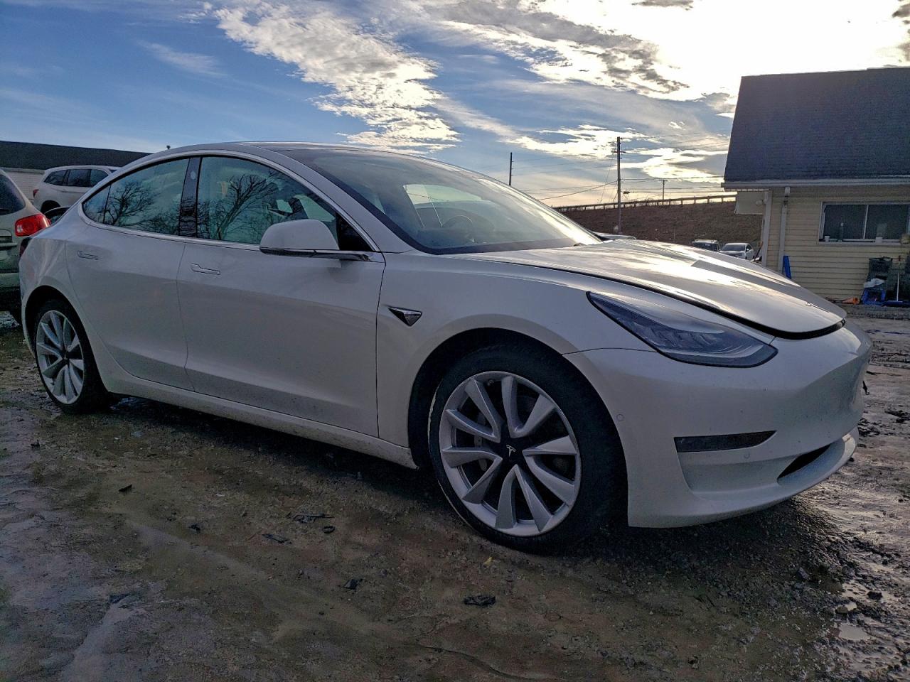 2019 TESLA MODEL 3 photo 4