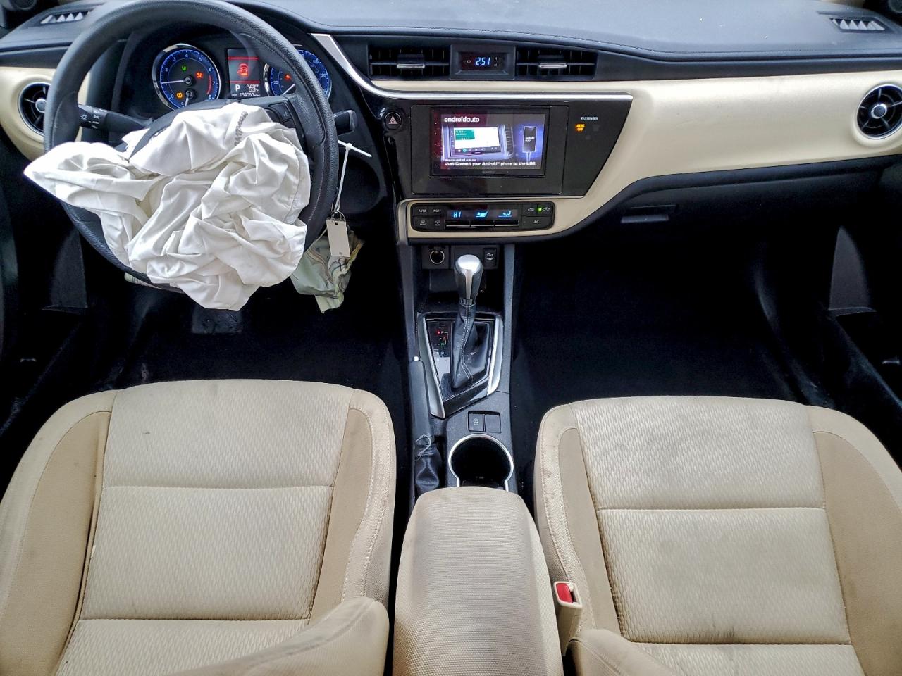 2017 TOYOTA COROLLA L photo 8