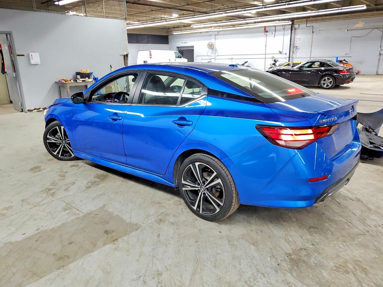 2022 NISSAN SENTRA SR photo 2