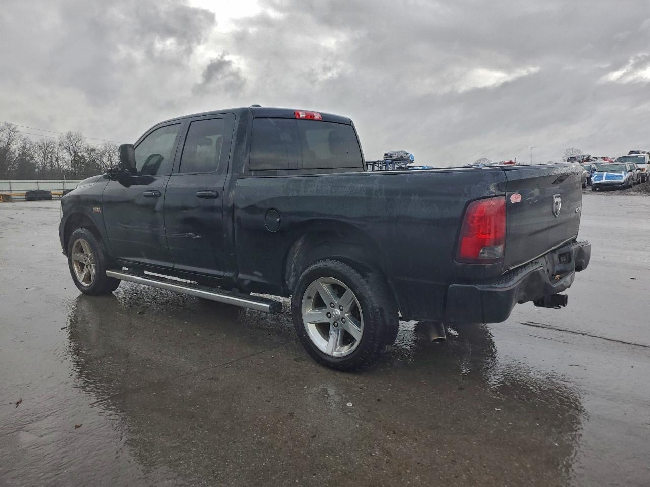 2014 RAM 1500 ST photo 2