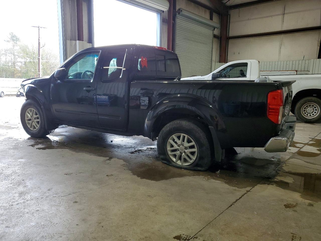 2019 NISSAN FRONTIER S photo 2