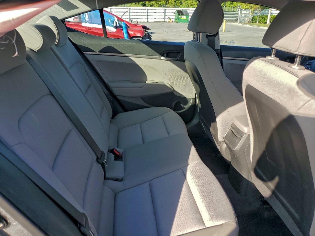 2017 HYUNDAI ELANTRA SE photo 10