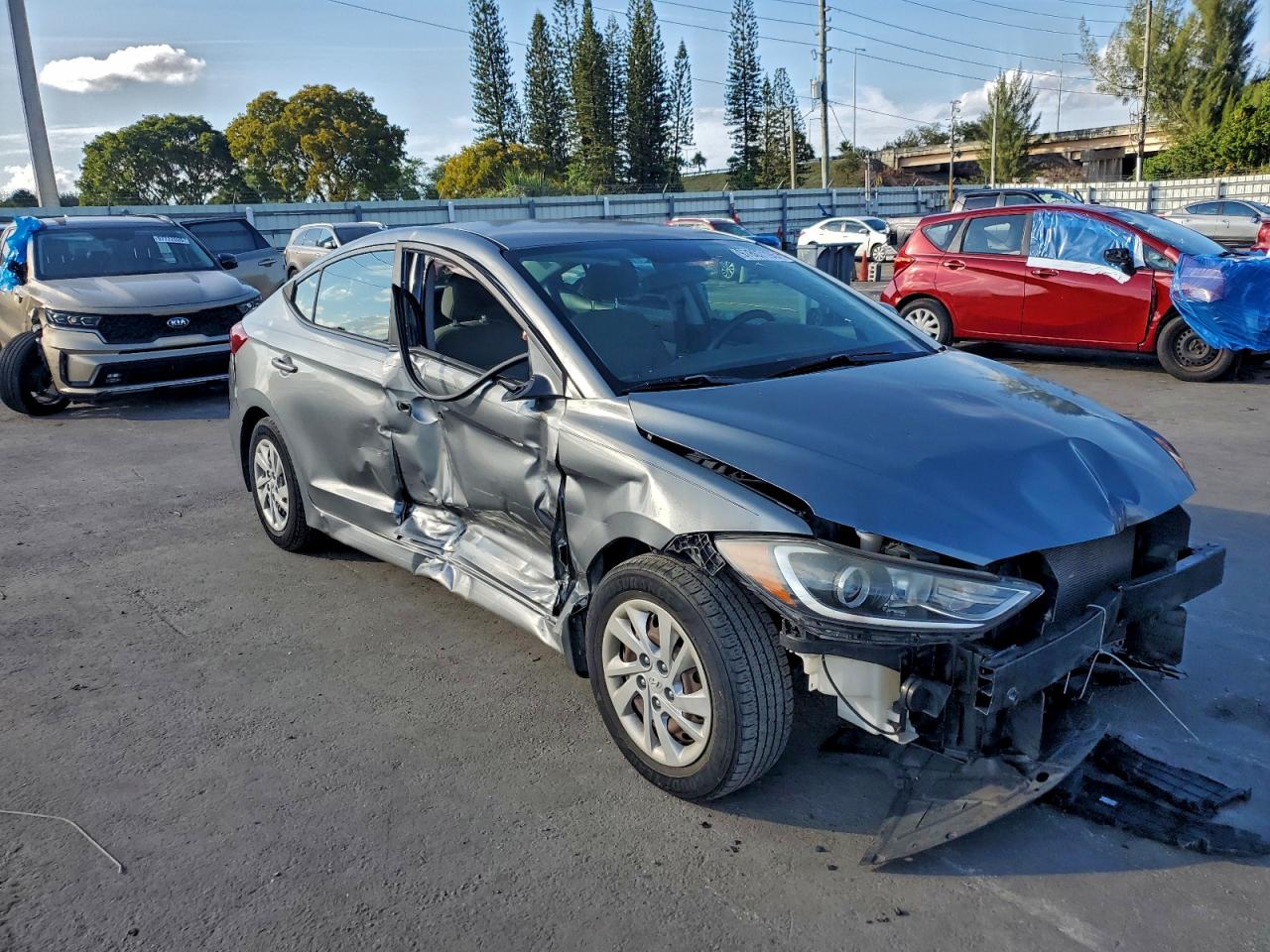 2017 HYUNDAI ELANTRA SE photo 4