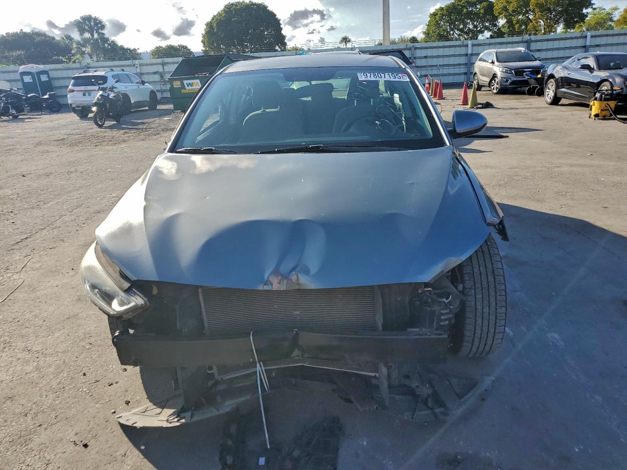 2017 HYUNDAI ELANTRA SE photo 5