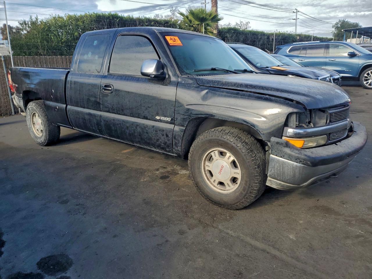 2002 CHEVROLET SILVERADO C1500 photo 4