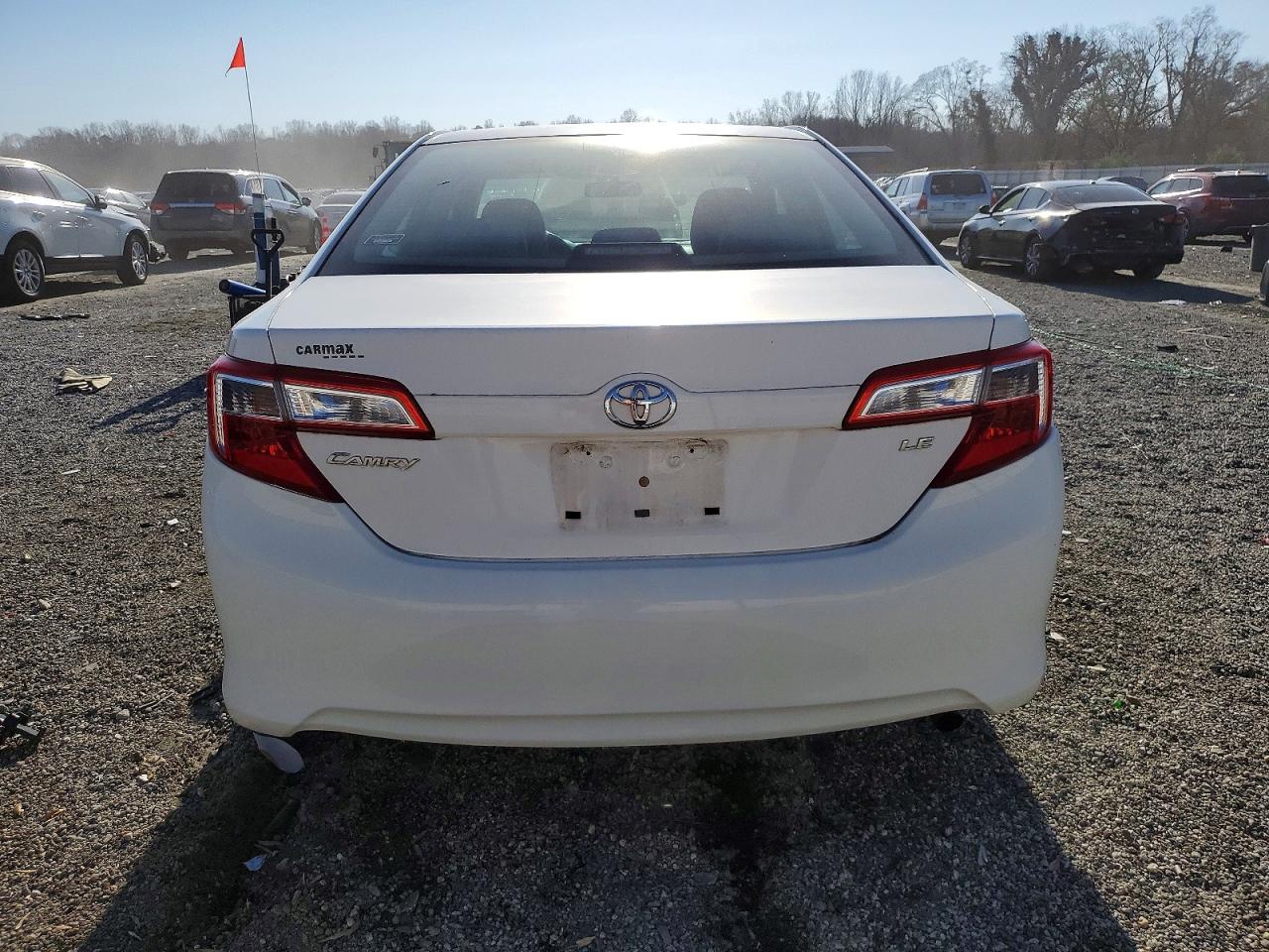 2013 TOYOTA CAMRY L photo 6