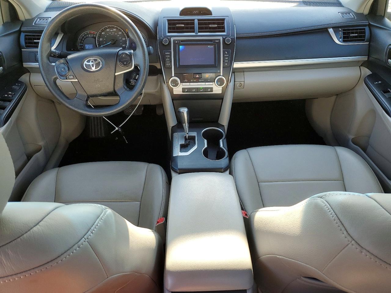2013 TOYOTA CAMRY L photo 8