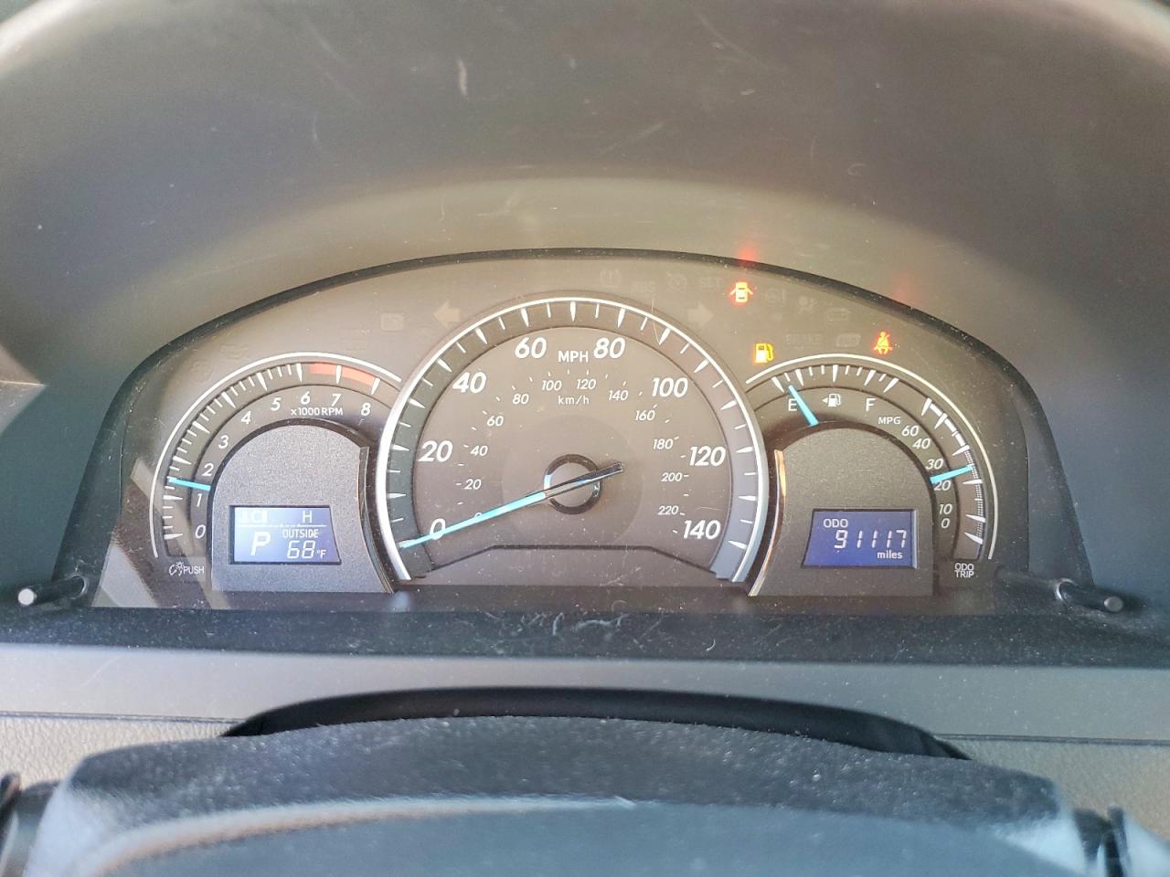 2013 TOYOTA CAMRY L photo 9