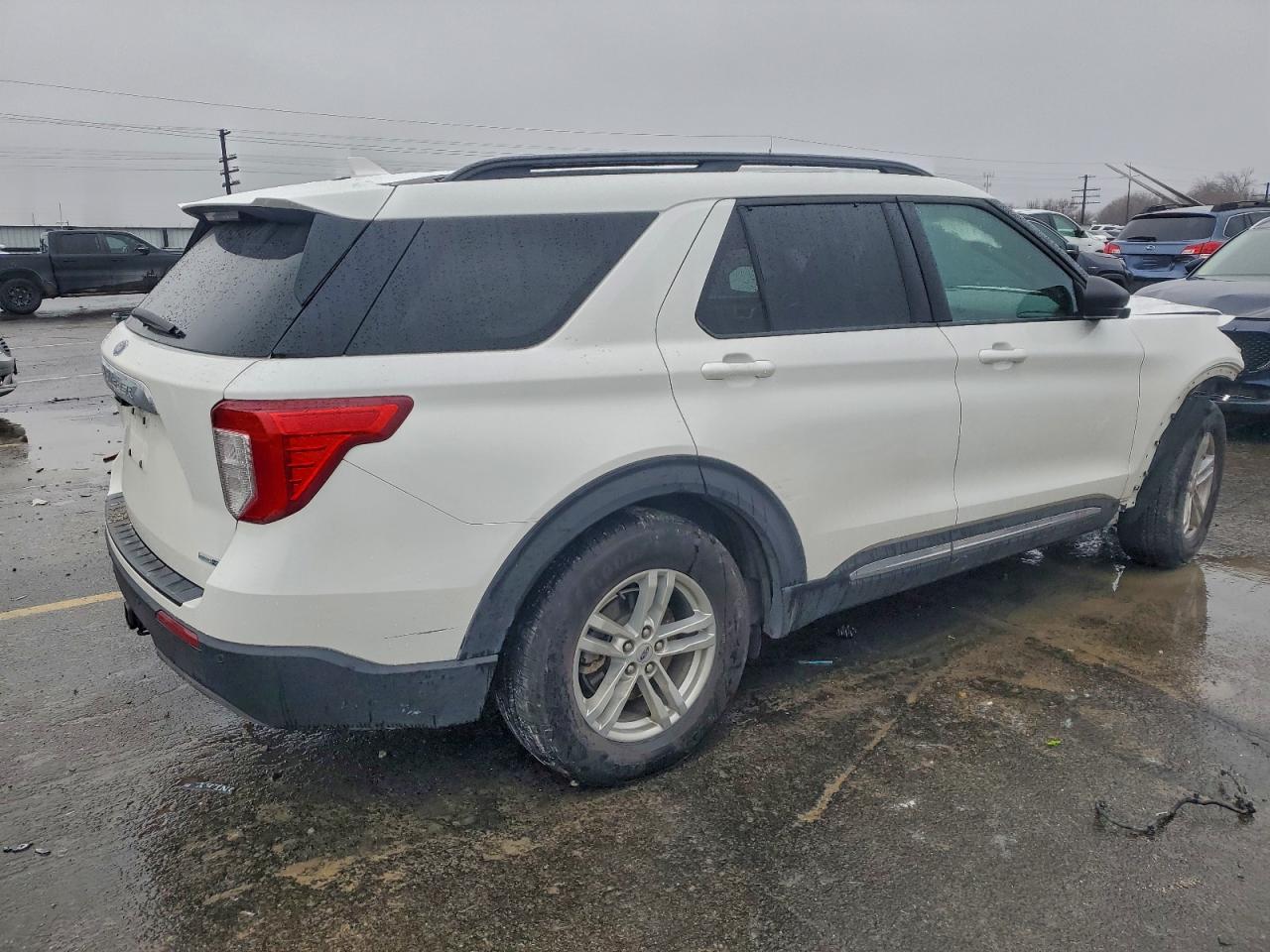 2020 FORD EXPLORER XLT photo 3