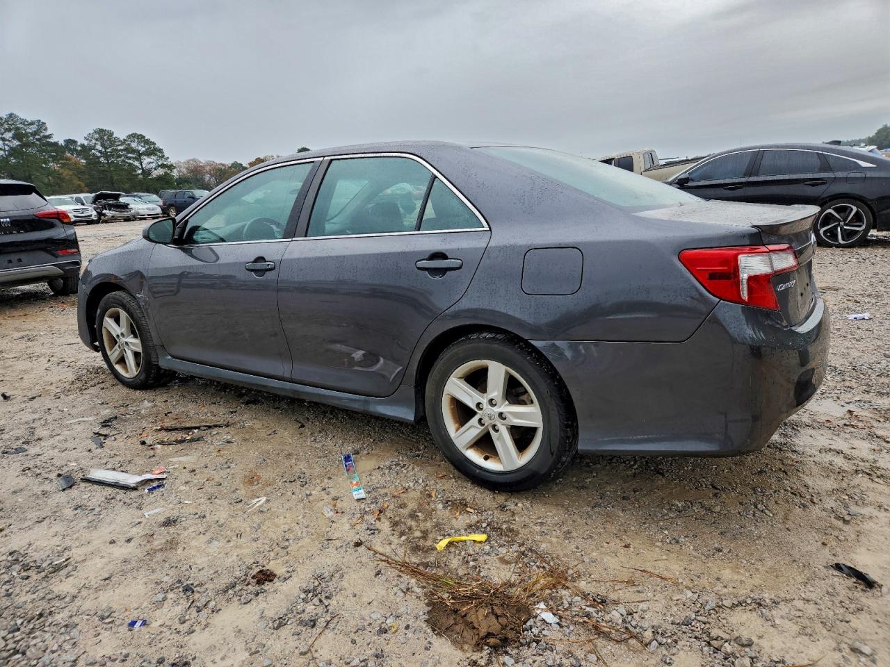 2014 TOYOTA CAMRY L photo 2