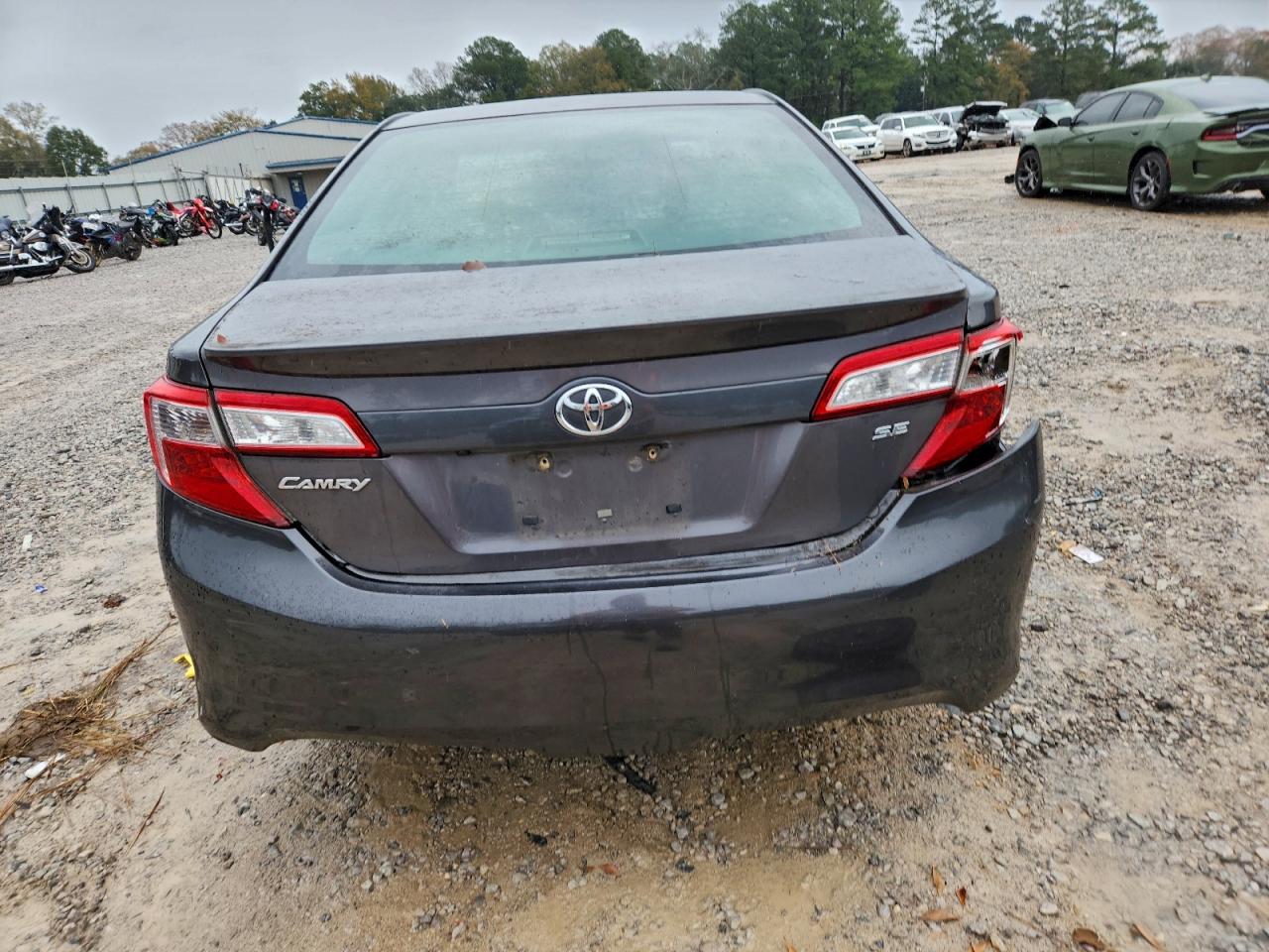 2014 TOYOTA CAMRY L photo 6