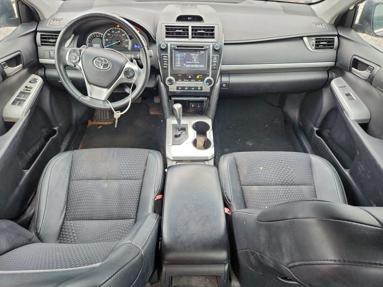 2014 TOYOTA CAMRY L photo 8