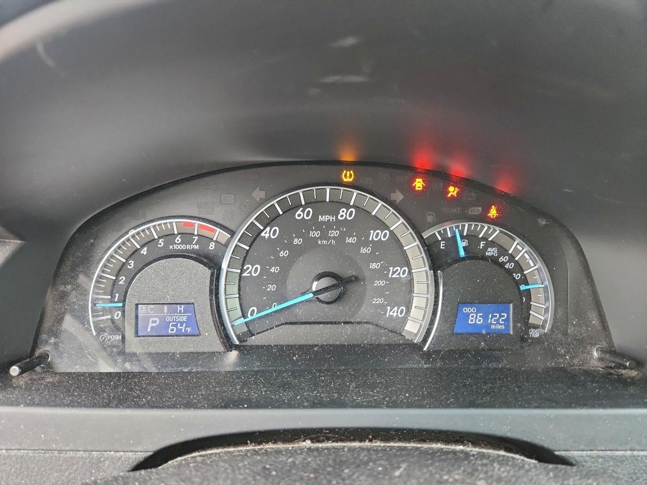 2014 TOYOTA CAMRY L photo 9