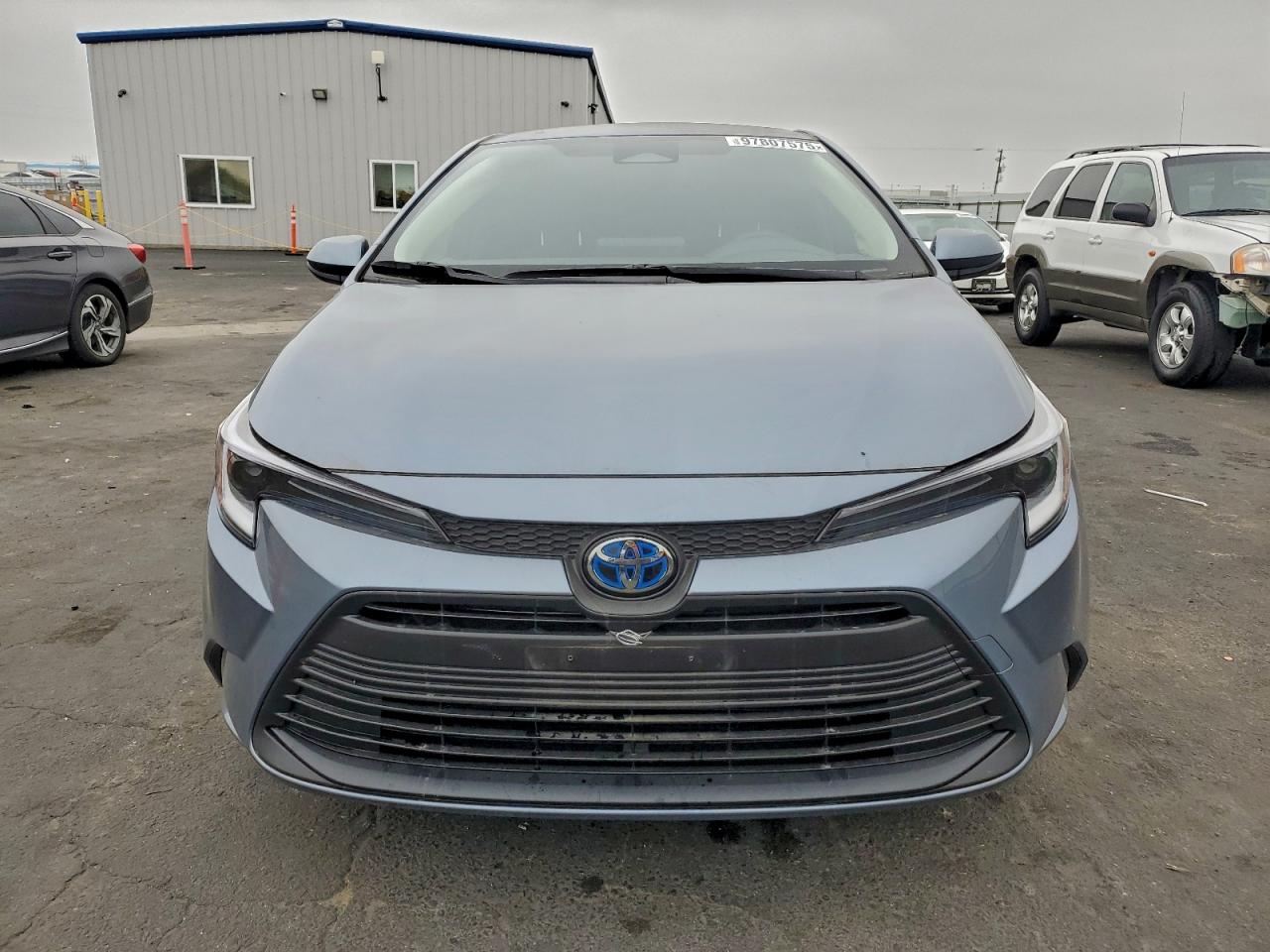 2025 TOYOTA COROLLA LE photo 13