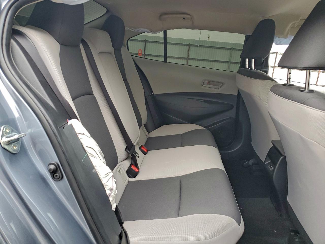 2025 TOYOTA COROLLA LE photo 28