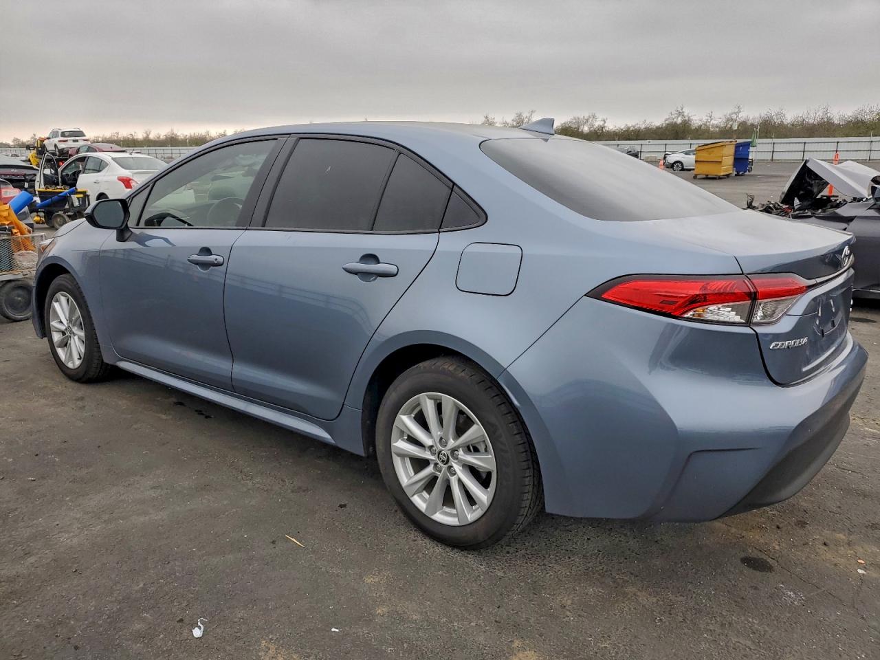 2025 TOYOTA COROLLA LE photo 4