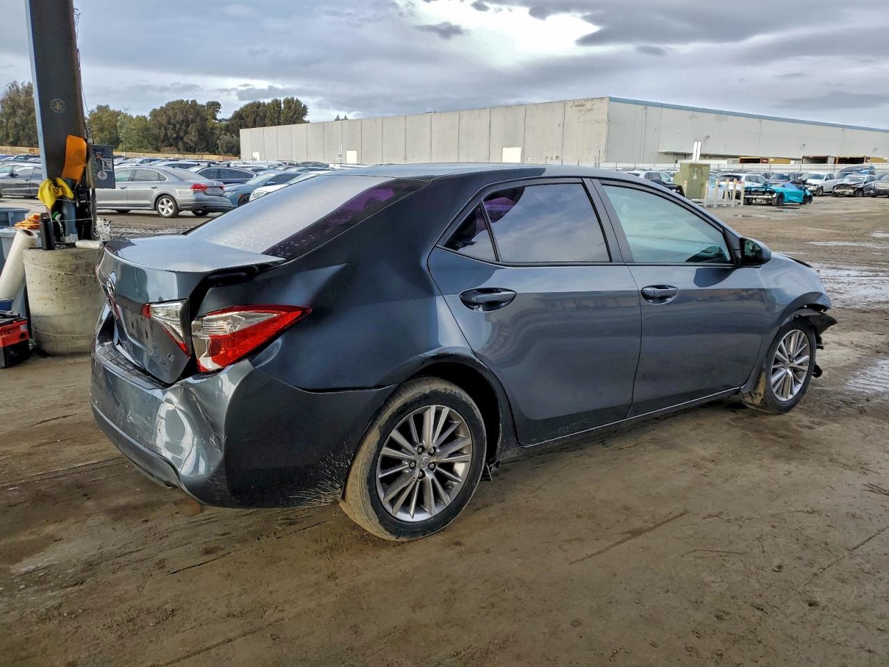 2015 TOYOTA COROLLA L photo 3