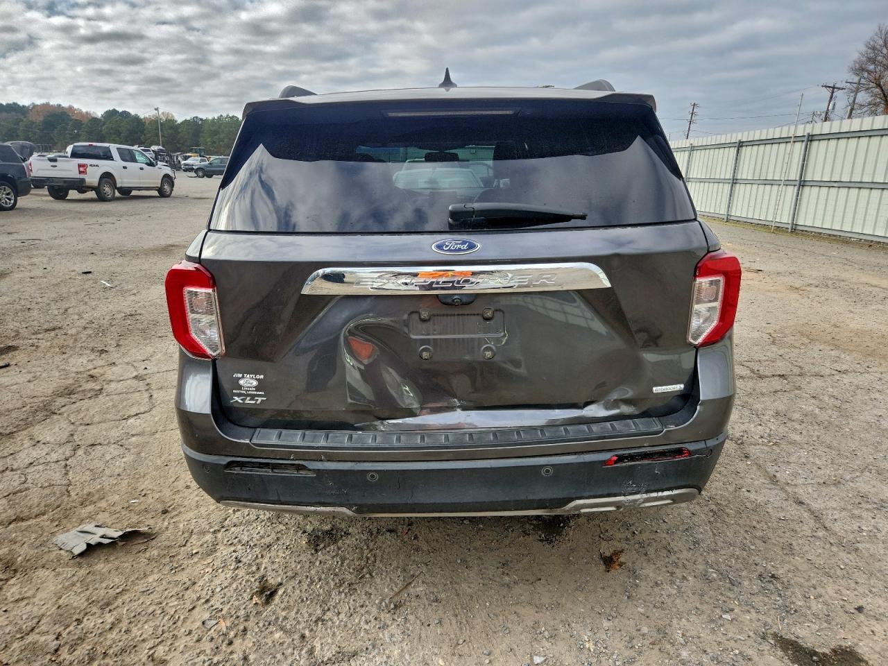 2020 FORD EXPLORER XLT photo 6