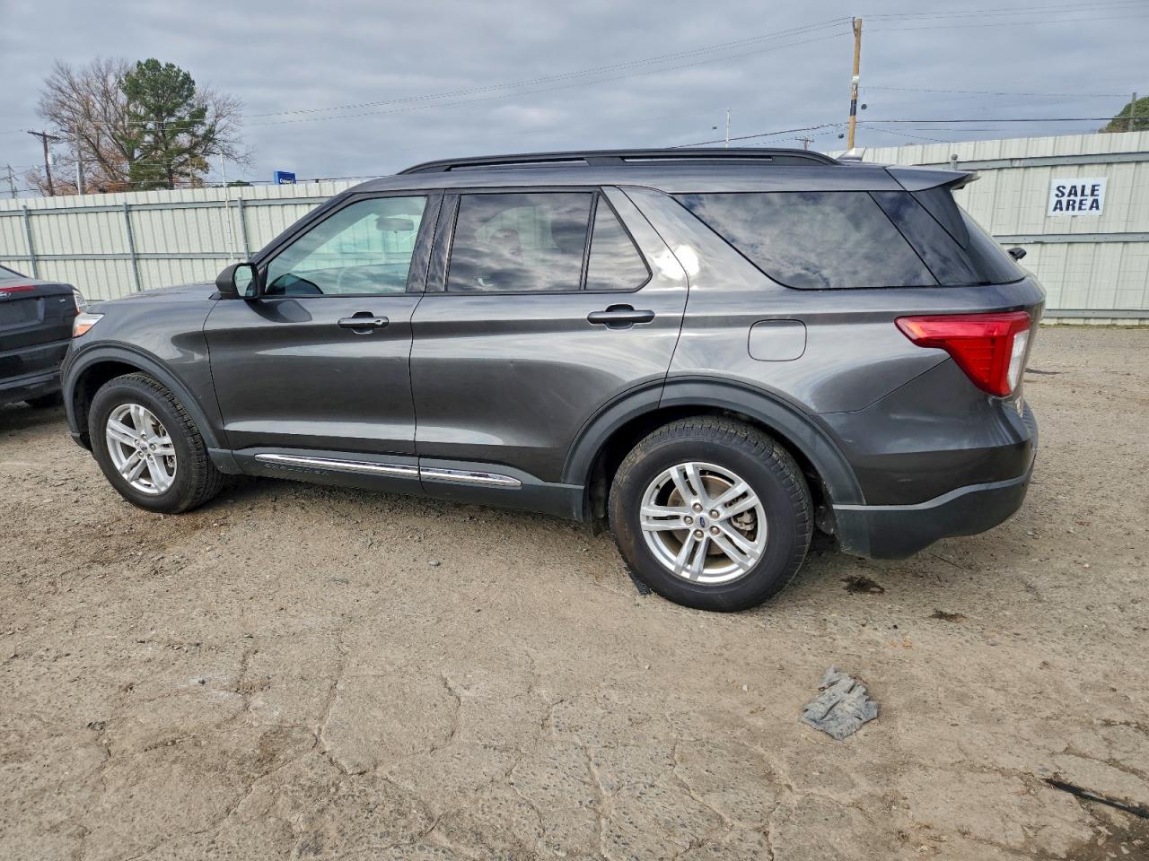 2020 FORD EXPLORER XLT photo 2