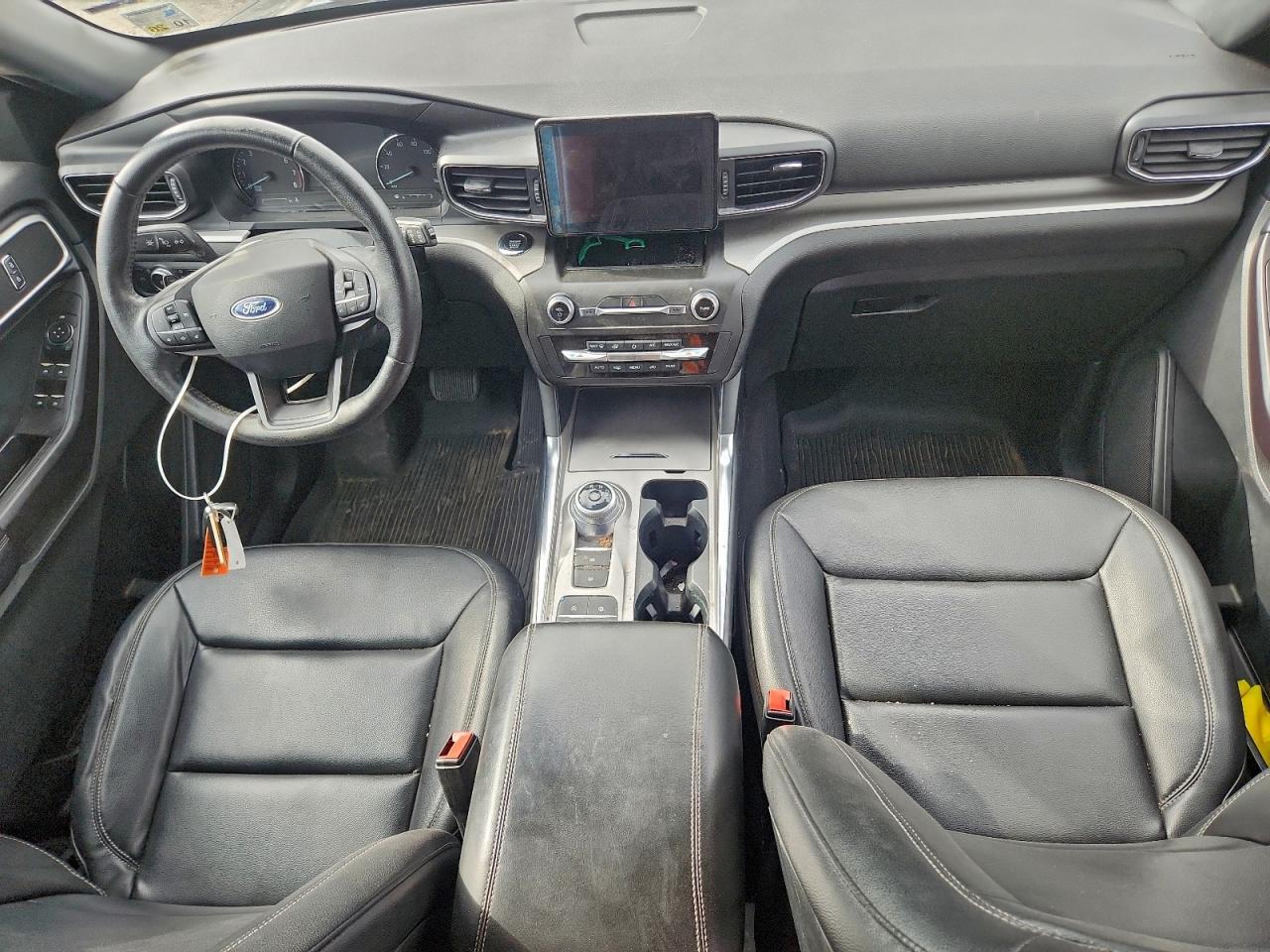 2020 FORD EXPLORER XLT photo 8