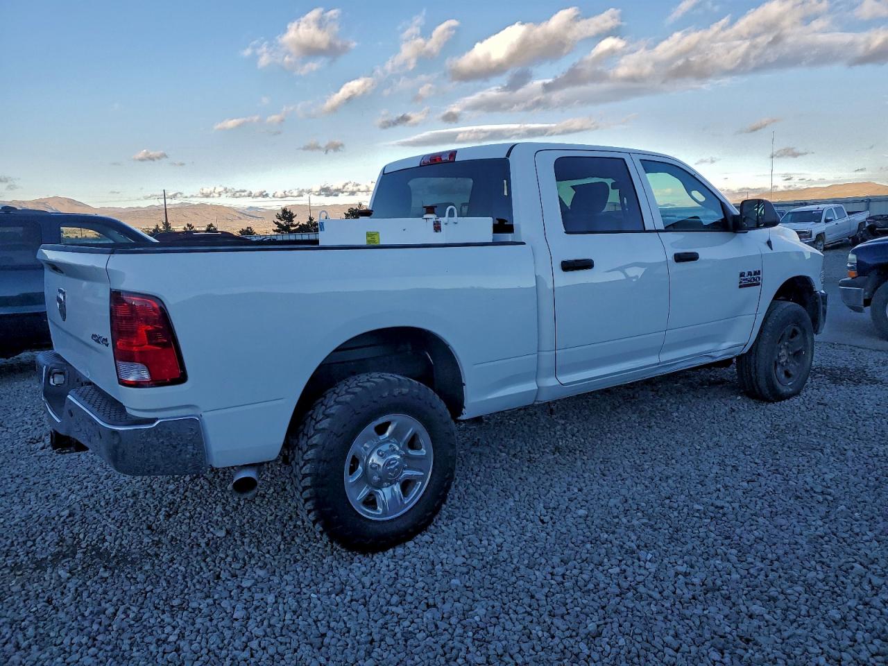 2018 RAM 2500 ST photo 3