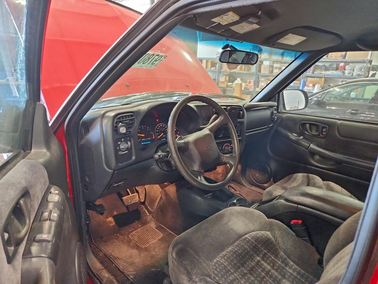 2001 CHEVROLET BLAZER photo 15