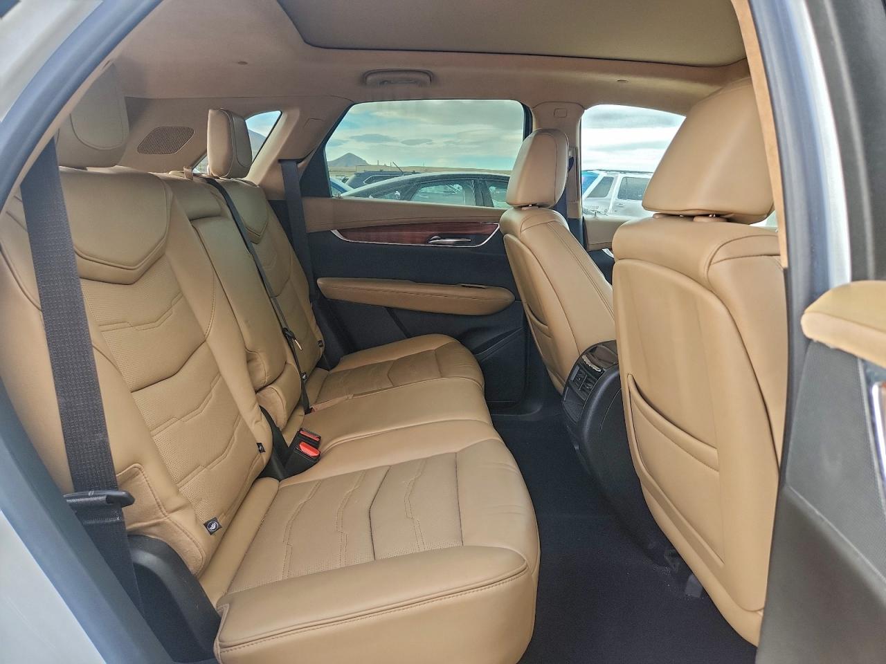 2019 CADILLAC XT5 PLATINUM photo 10