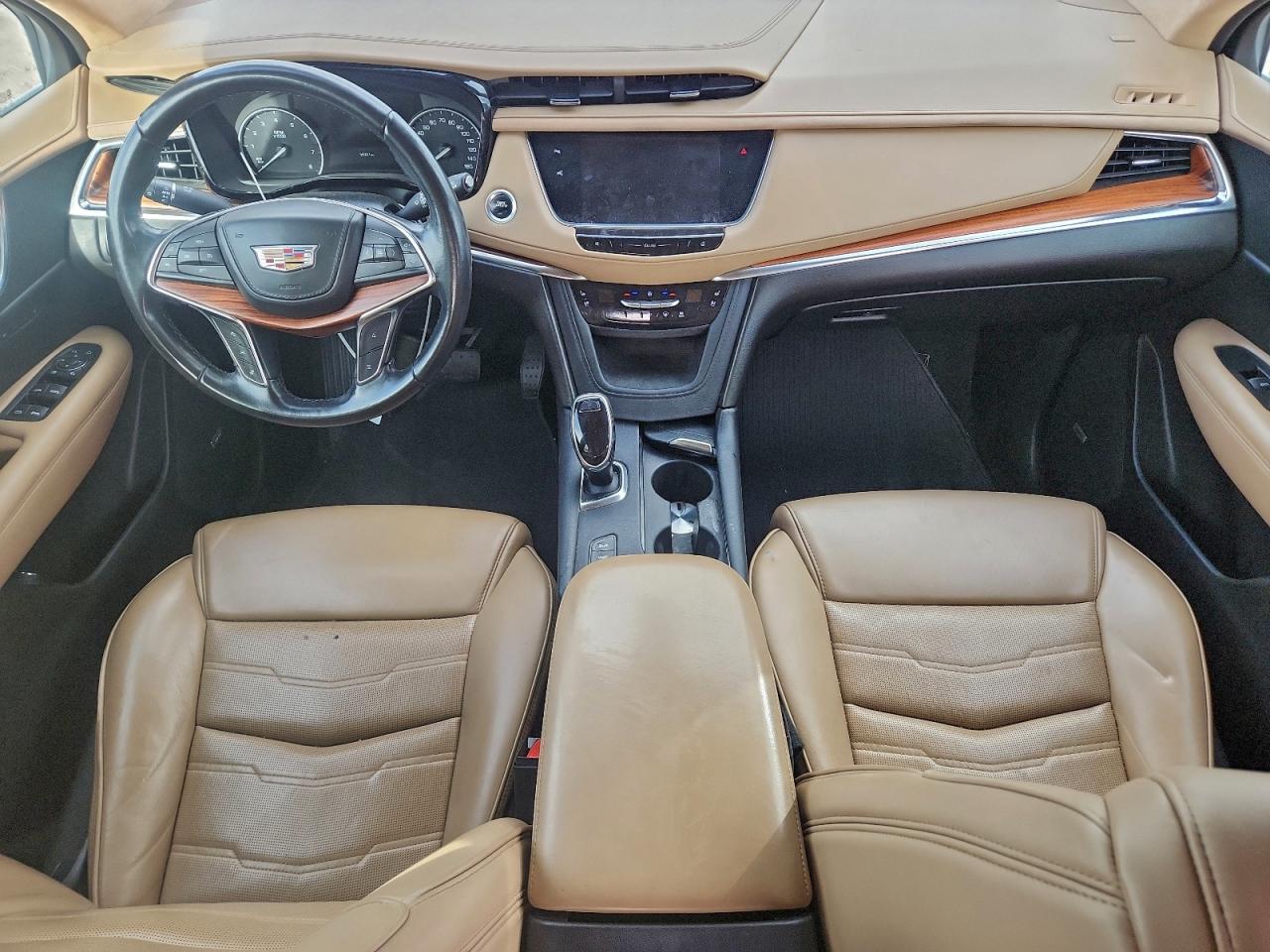 2019 CADILLAC XT5 PLATINUM photo 8