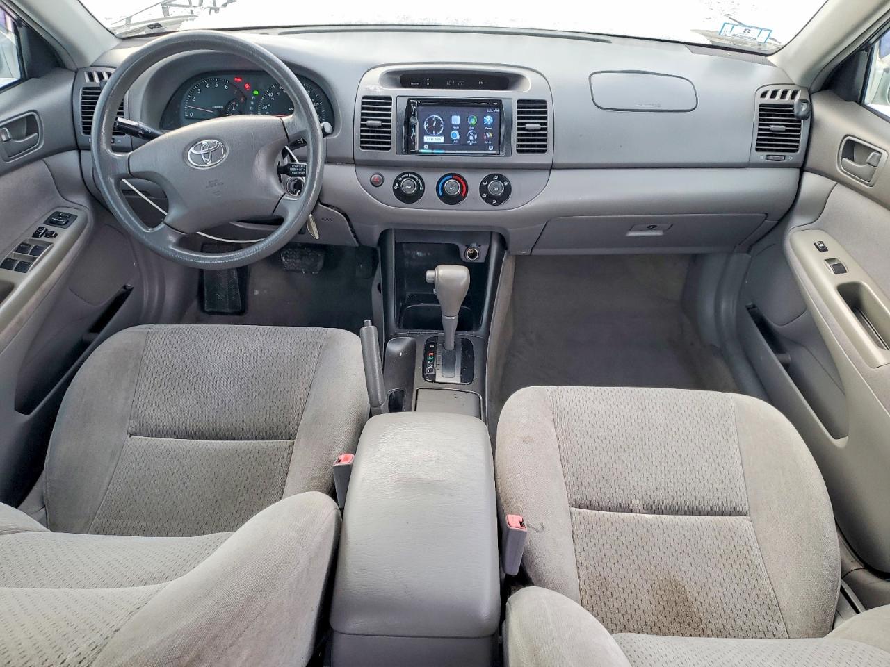 2002 TOYOTA CAMRY LE photo 8