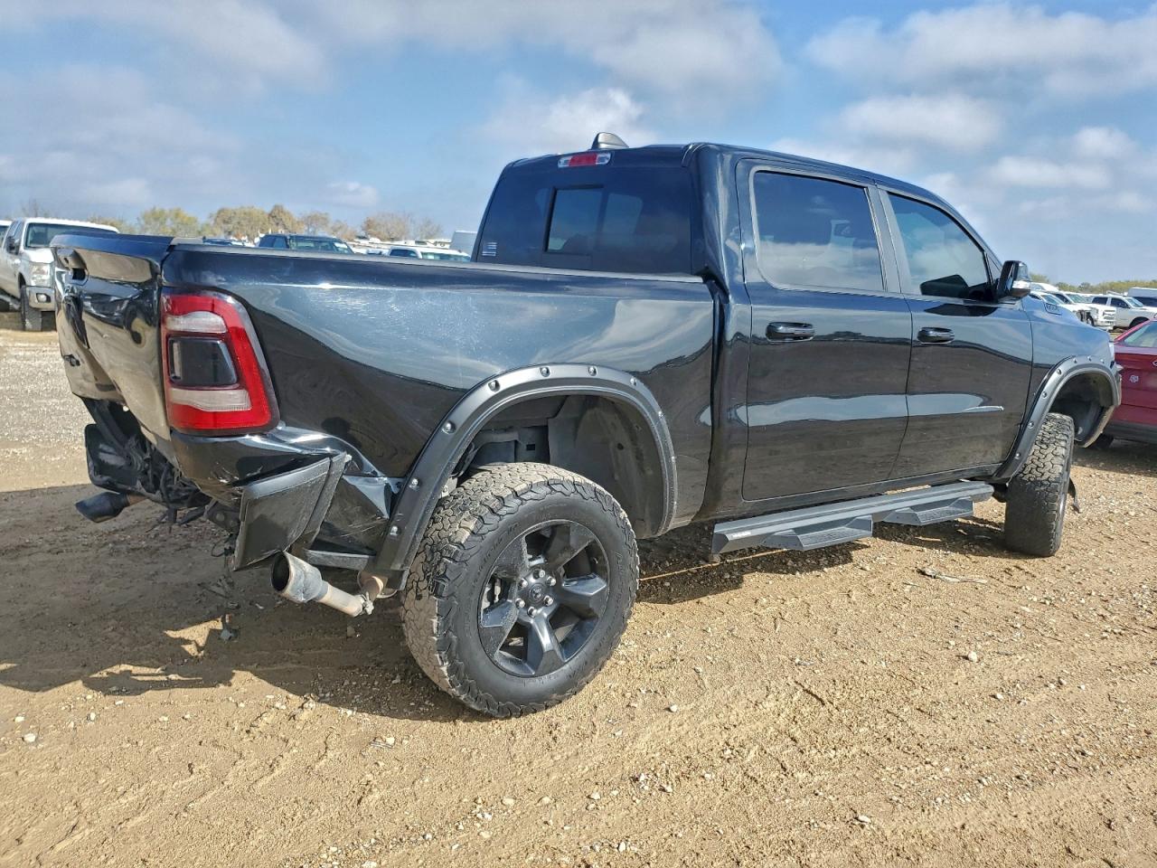2019 RAM 1500 BIG HORN photo 3