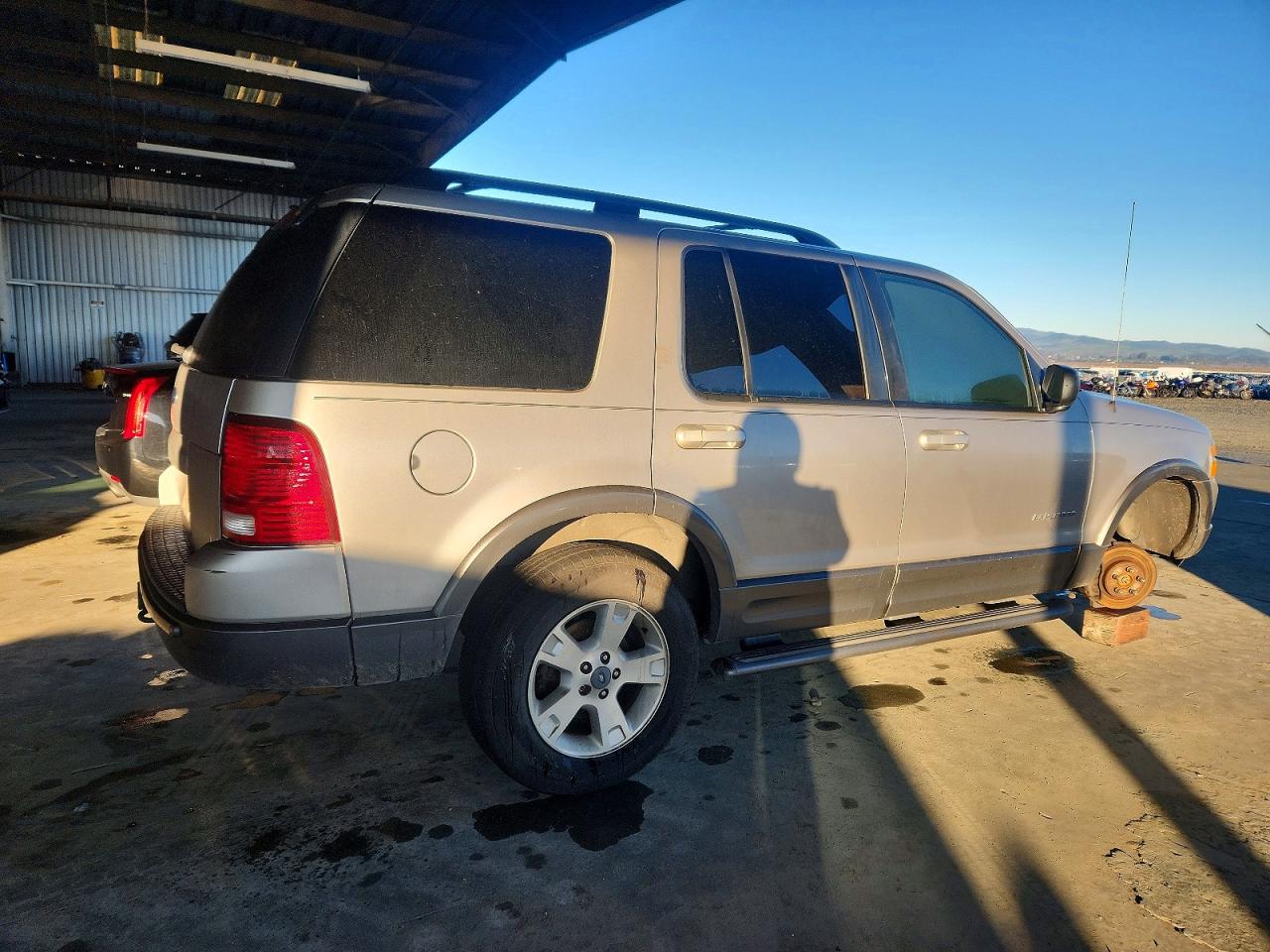 2002 FORD EXPLORER XLT photo 3