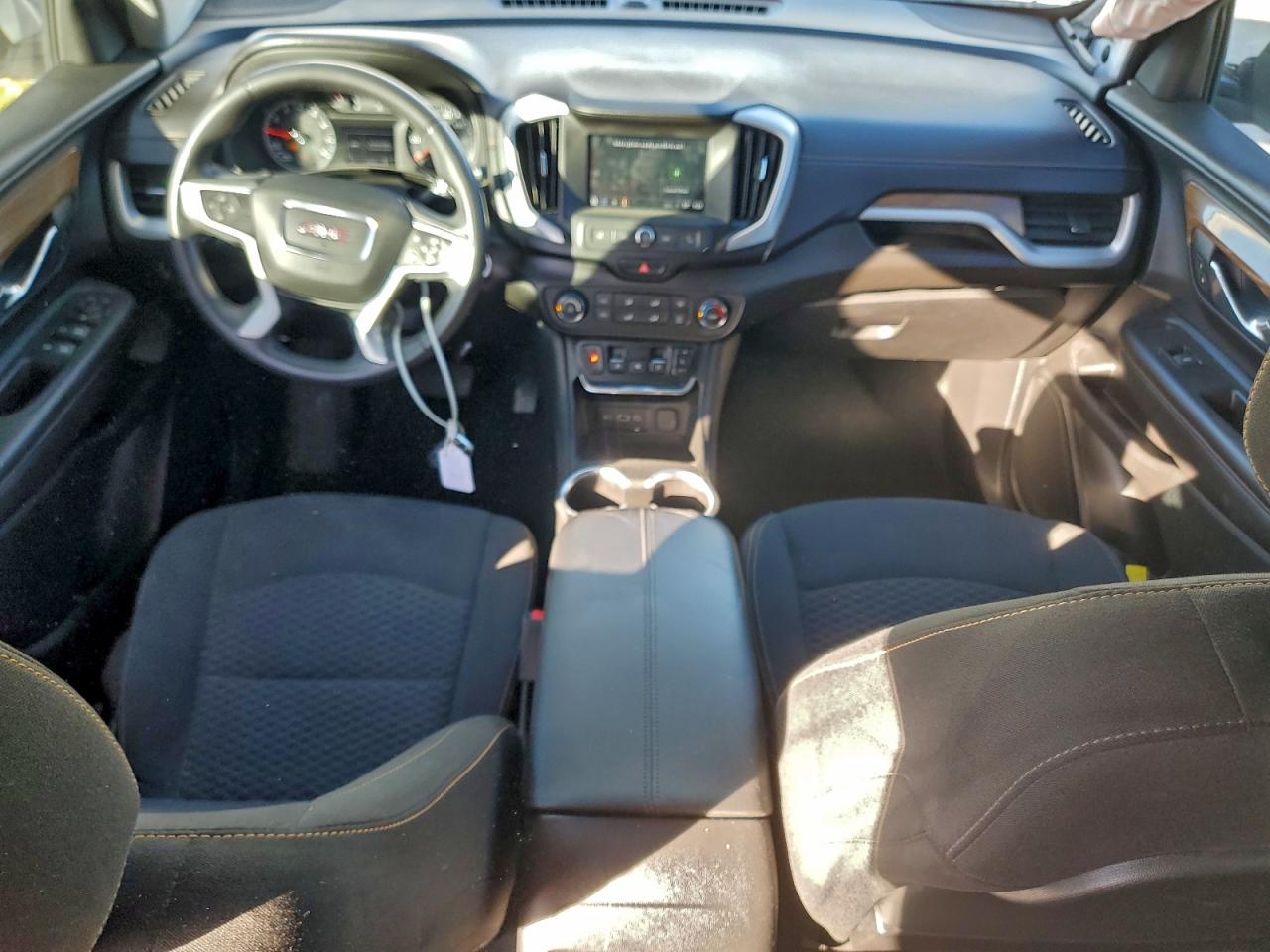 2018 GMC TERRAIN SLE photo 8