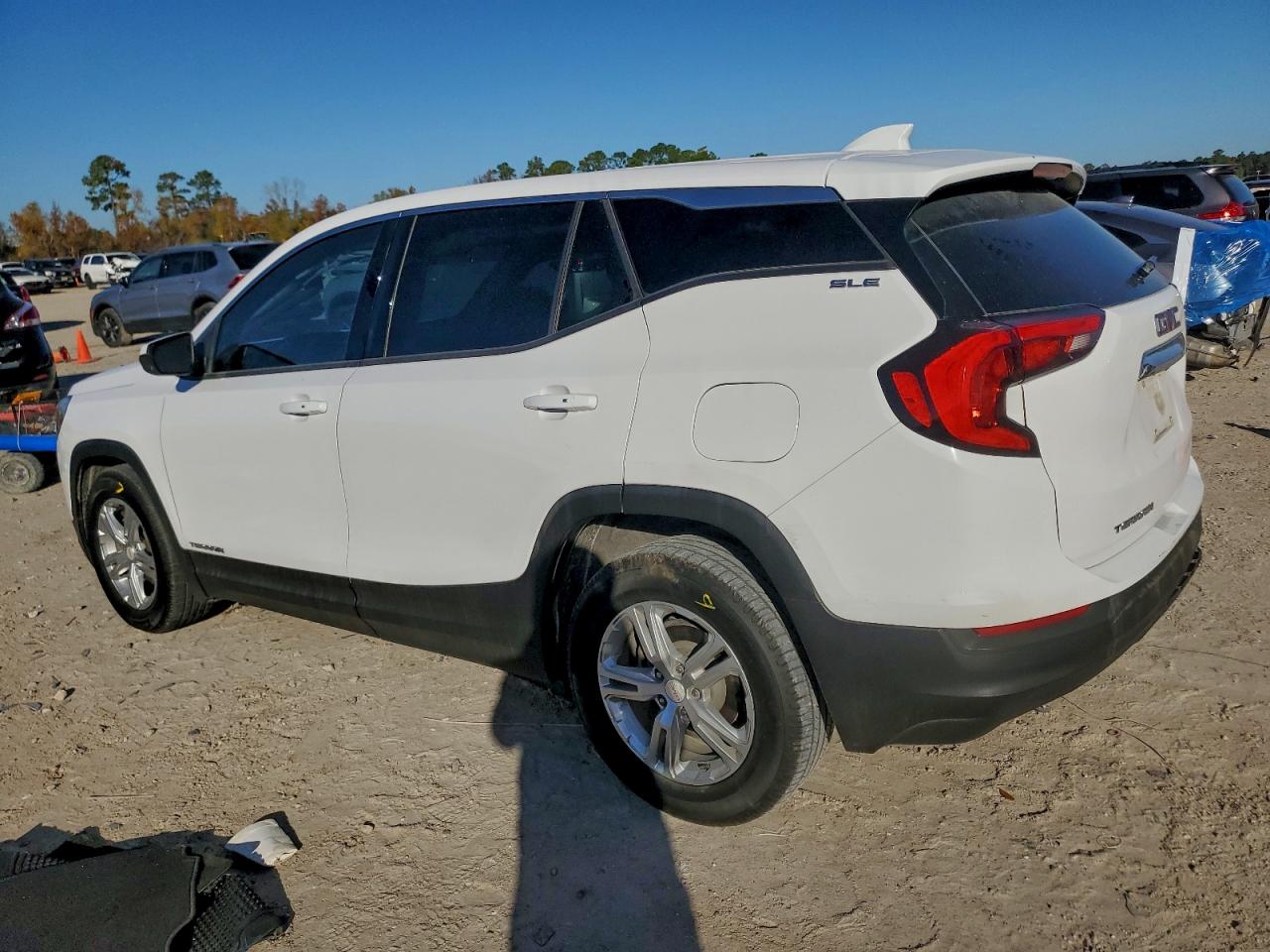 2018 GMC TERRAIN SLE photo 2